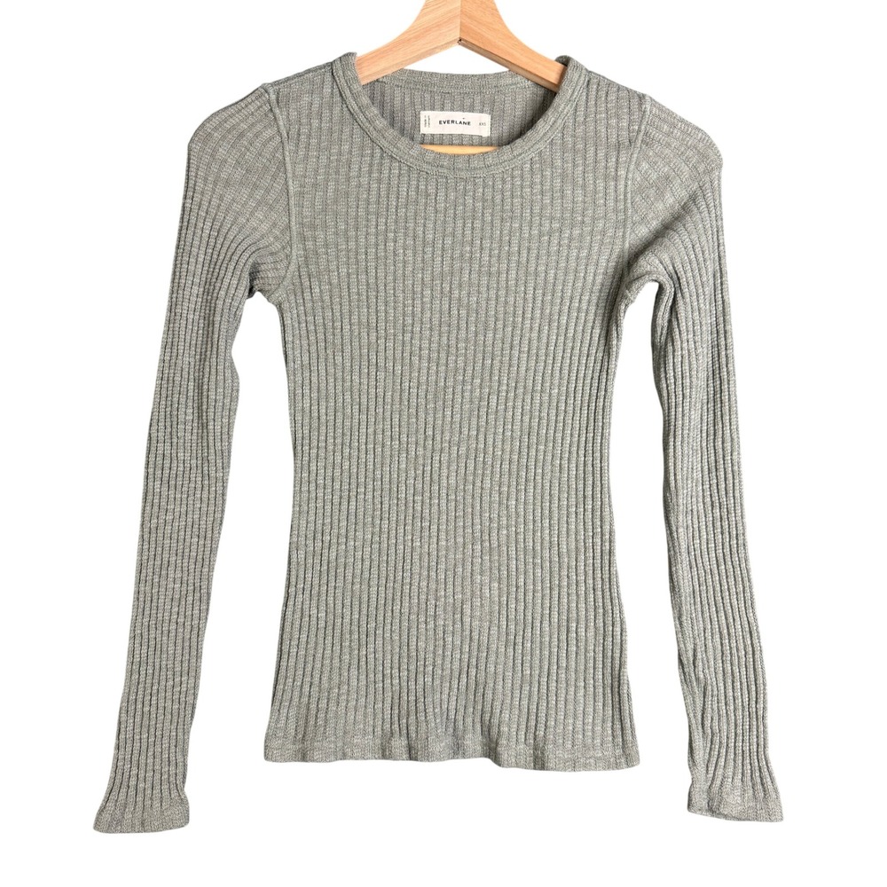 Everlane Ribbed Long Sleeve Tee in Light Gray